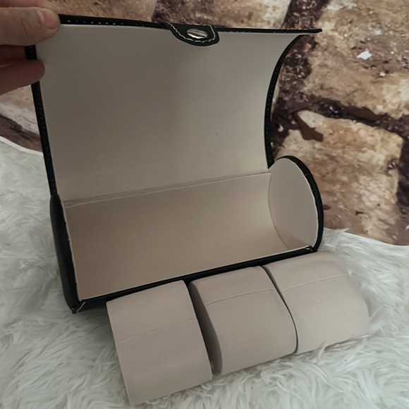 Leather Watch Storage Case Holds 3 Watch or Bracelet New - Picture 5 of 7